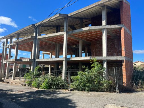 8154a00b-dab3-49b5-926e-887653ecad91